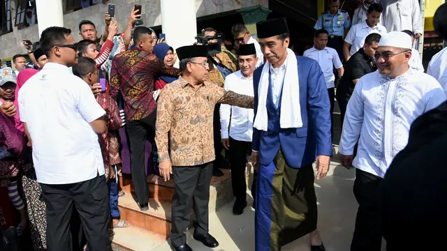 Presiden Jokowi saat berkunjung ke Pondok Pesantren Babussalam di Kampung Besilam, Kecamatan Padang Tualang, Kabupaten Langkat, Sumatera Utara. (Liputan6.com/Reza Efendi)