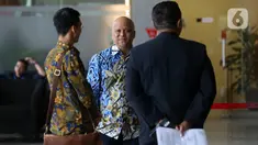 Putra Presiden ke-3 RI, BJ Habibie, Ilham Akbar Habibie (tengah) sesaat setelah tiba di gedung Merah Putih Komisi Pemberantasan Korupsi (KPK), Jakarta, Rabu (3/9/2025). (Liputan6.com/Helmi Fithriansyah)