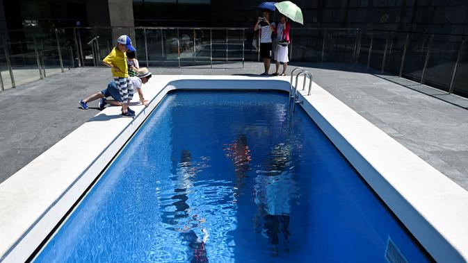 Foto Ada Kolam Renang Anti Basah Di China Lifestyle Liputan6 Com