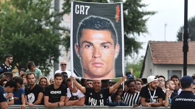 Saat Cristiano Ronaldo Disambut Tifosi Juventus