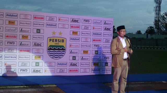 Launching Persib, Ridwan Kamil Berdangdut Ria - Bola ...