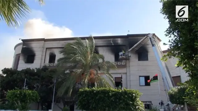 Kementerian Luar Negeri Libya mengalami serangan diduga teror. Tiga orang tewas dalam serangan dan menyebabkan puluhan lainnya terluka.
