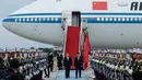 Deputi Bidang Protokol, Pers, dan Media Sekretariat Presiden, Yusuf Permana menyampaikan bahwa Presiden Prabowo Subianto akan menerima Li Qiang di Istana Kepresidenan Jakarta, pada Minggu (25/5/2025) pukul 10.00 WIB. (YASUYOSHI CHIBA/AFP)