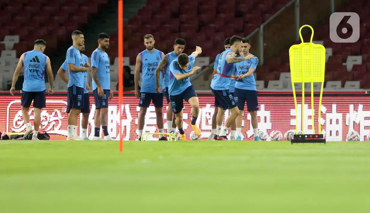 La Albiceleste menjalani latihan terbuka menjelang melawan Timnas Indonesia. (Liputan6.com/Helmi Fithriansyah)