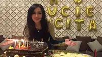 Ultah di Bulan Ramadan, Ucie Sucita Rayakan Bareng Anak Yatim
