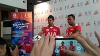 Bambang Pamungkas dan Firman Utina dalam jumpa pers AIA Championship 2017 di Hotel Century, Jakarta, Selasa (24/1/2017). (dokumentasi AIA))