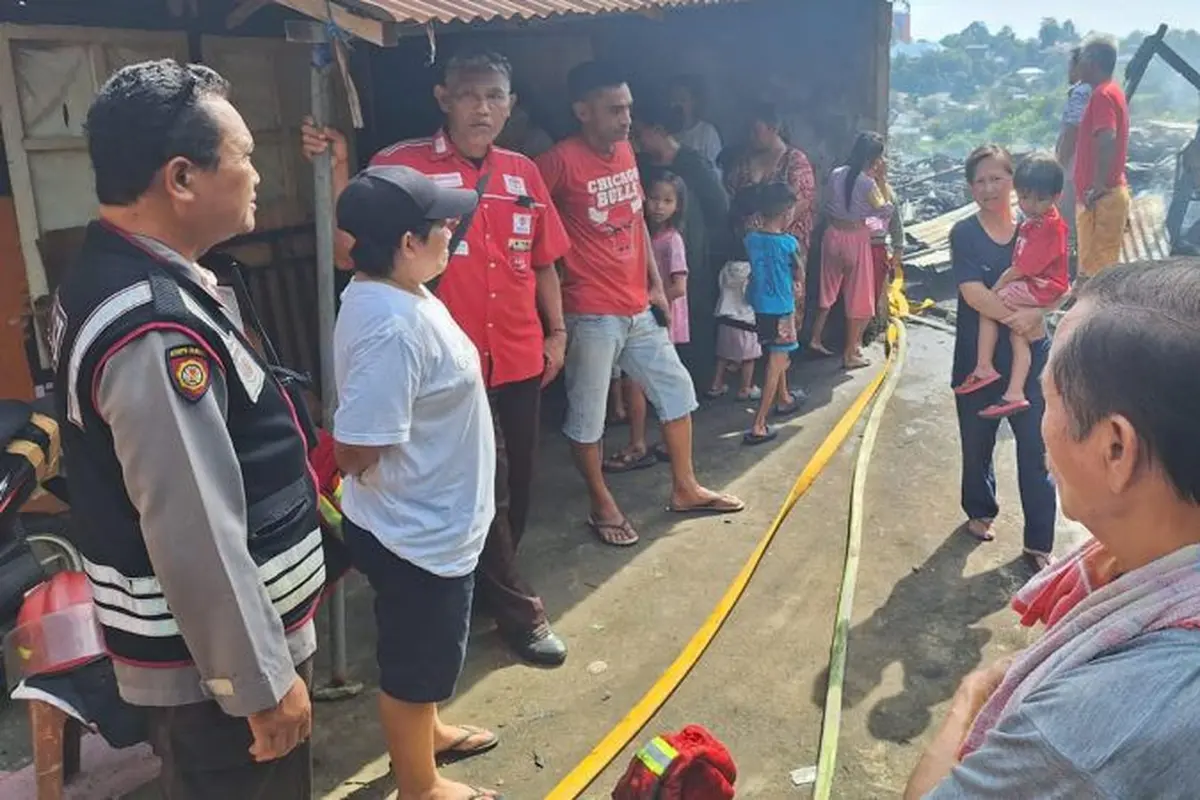 Kebakaran terjadi di Kelurahan Banjer, Lingkungan 7, Kecamatan Tikala, Kota Manado, Sulut, pada Senin (16/9/2024) pagi.