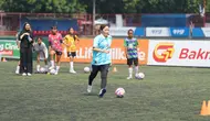 Mantan Pemain Jepang Mana Iwabuchi Latih Pesepak Bola Putri Belia Indonesia