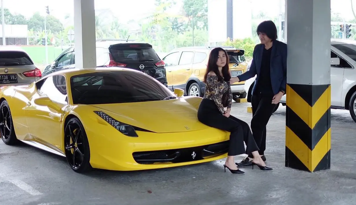 "Jujur memang sudah empat kali diundur walau kita sudah DP gedung, tapi ya sudah lah kita lihat situasi karena kan PSBB baru dibuka, kita lihat sebulan dua bulan ke depan ini," kata Memes seperti melansir Kapanlagi.com, Selasa (16/6/2020). (Instagram/kevinaprilio)