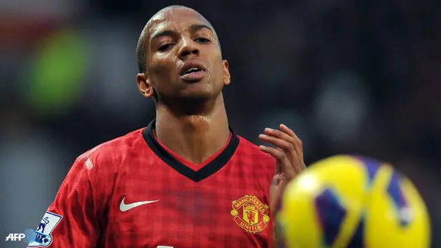 ashley-young-cedera-130321c