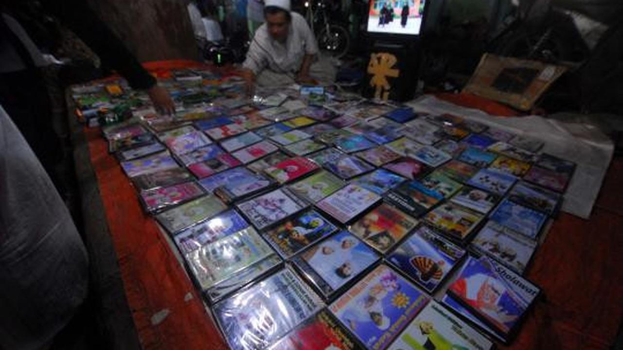 Pasar Islam di depan Masjid Al Munawar Pasar Minggu
