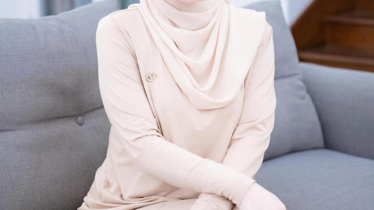 Potret Cantik Celine Evangelista Tampil Berhijab, Sempat Mengaku Nyaman hingga Penampilan Lebih Tertutup