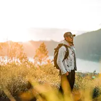 Sekarang ini, Denny Sumargo bisa dibilang telah mencapai puncak kesuksesannya di dunia hiburan. Namun siapa sangka di masa lalunya pun ternyata ia juga memiliki cerita yang cukup kelam. (Instagram/sumargodenny)