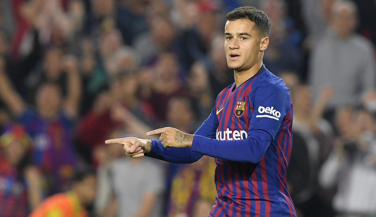Philippe Coutinho. Sayap kiri Brasil berusia 30 tahun ini baru saja dilepas permanen Barcelona ke Aston villa pada bursa transfer musim panas 2022/2023 usai berstatus pinjaman selama setengah musim. Selain pernah dipinjamkan ke Aston Villa, ia juga sempat dipinjamkan ke Bayern Munchen selama 1 musim pada 2019/2020 akibat kesulitan beradaptasi usai didatangkan dari Liverpool pada tengah musim 2017/2018 dengan nilai transfer fantastis 135 juta euro. Bersama Barcelona, ia total tampil dalam 105 laga di semua ajang dengan torehan 24 gol dan 13 assist. (AFP/Lluis Gene)