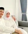 Setelah resmi menikah beberapa hari lalu, Angga Wijaya tahun ini bisa merayakan Idul Adha bersama keluarga barunya. Kebahagiaan begitu terlihat dari mantan suami Dewi Perssik ini. [Instagram/anggawijaya88]