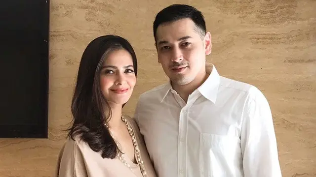 5 Potret Kebersamaan Cut Tari dan Richard Kevin, Rayakan Lebaran Perdana Bersama