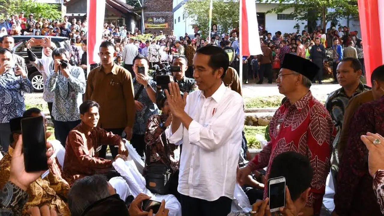 Presiden Jokowi resmikan jembatan gantung di Tumenggung