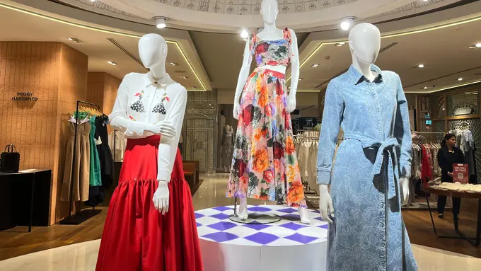 Koleksi Fall/Winter 2025 alice + olivia by Stacey Bendet (photo by Fimela reporter)