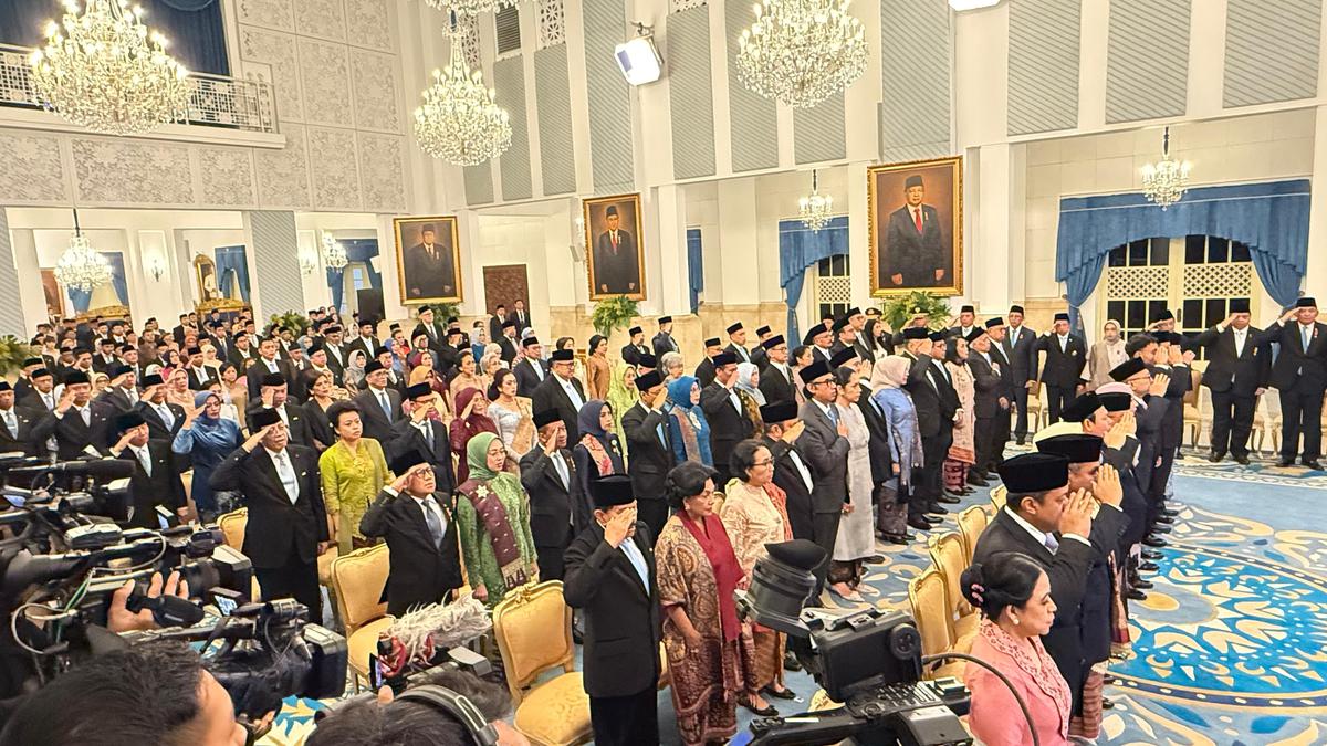 Prabowo Anugerahkan Tanda Kehormatan ke 141 Tokoh, Simak Daftar Lengkapnya