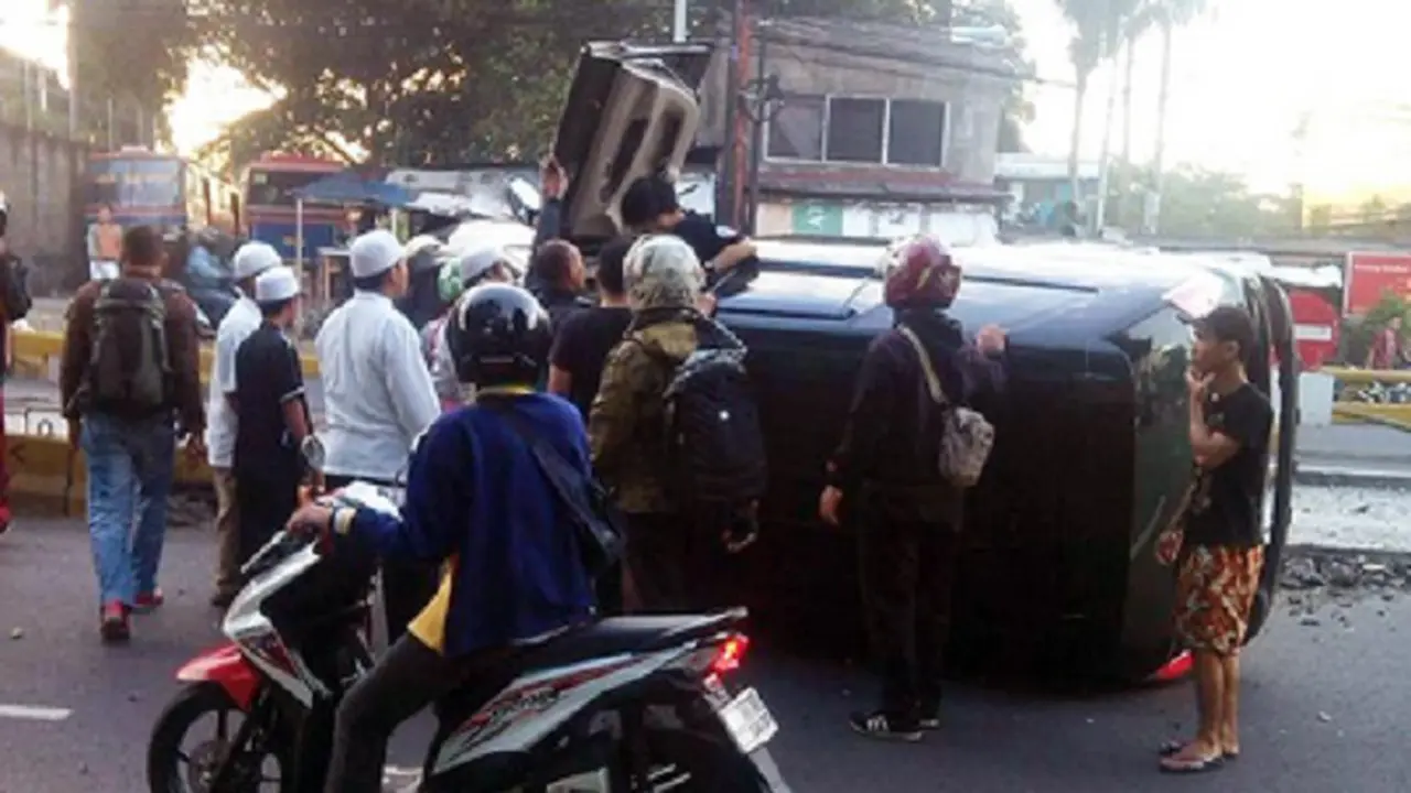 Kecelakaan Kijang Innova