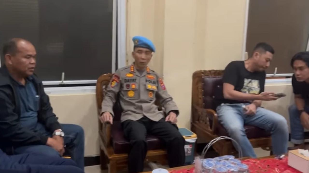 VIDEO: Rekaman Polisi Penembak Polisi Ditangkap, Komisi III Emosi: Kayak Pejabat Kepolisian!