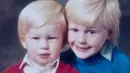 Lucy Vallender kecil (kiri) bersama kakaknya Soren. (SWNS/Henry Nicholls/wwn)