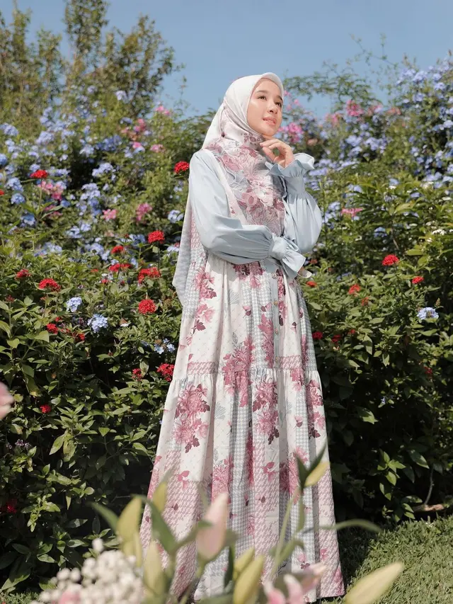 8 Model Baju Gamis Simple dan Elegan, Simak Inspirasinya dari Citra Kirana hingga Laudya Cynthia Bella