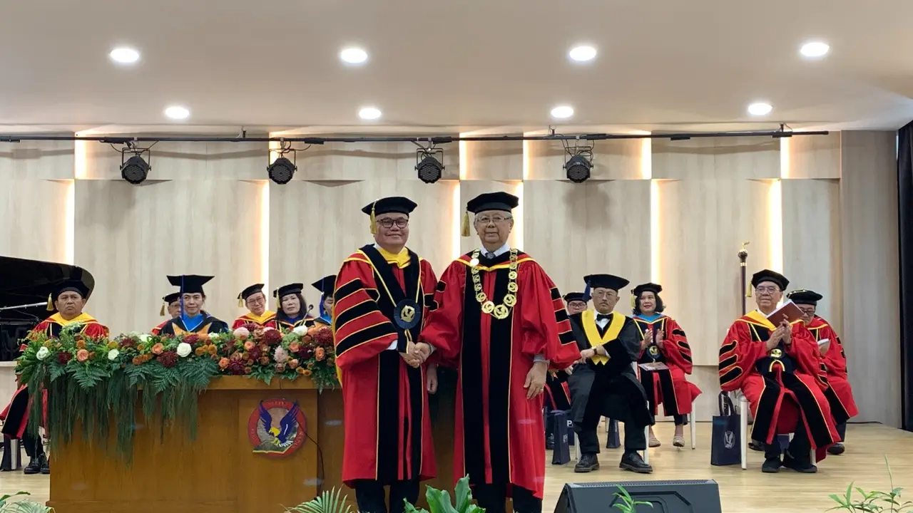 UPH Lantik Guru Besar Baru di Bidang Ilmu Keamanan dan Perdamaian