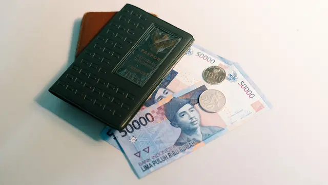 [Fimela] Uang Tunai