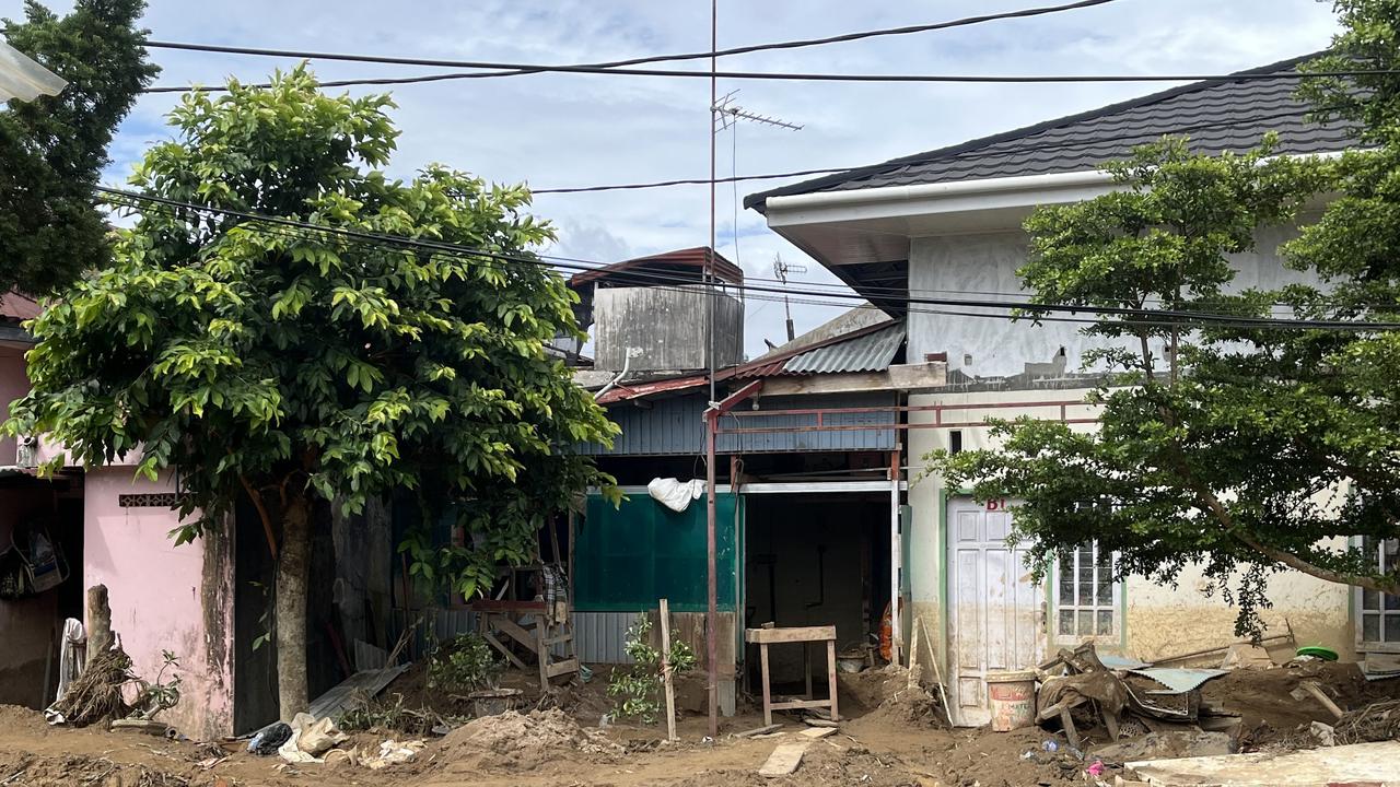 Kisah Lumpur Tebal Penuhi Rumah-Rumah Warga Korban Banjir Sumbar