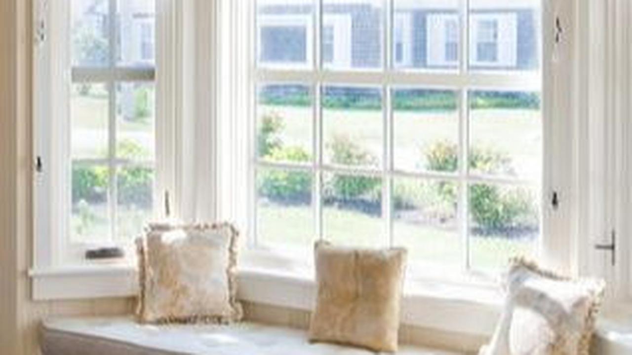 Rumah Modern Klasik Gaya Eropa dengan Bay Window