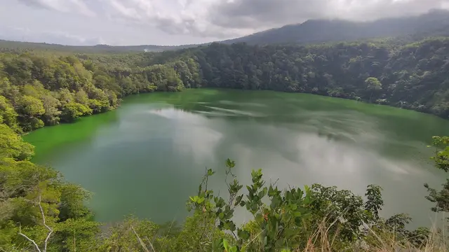 Danau Tolire