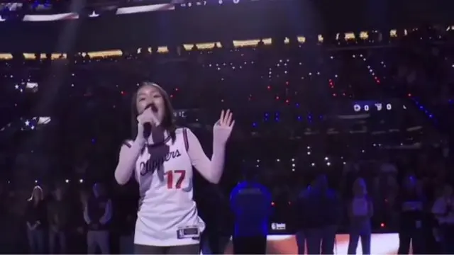 Malea Emma nyanyi di NBA. (credit:instagram.com/maleaemma)