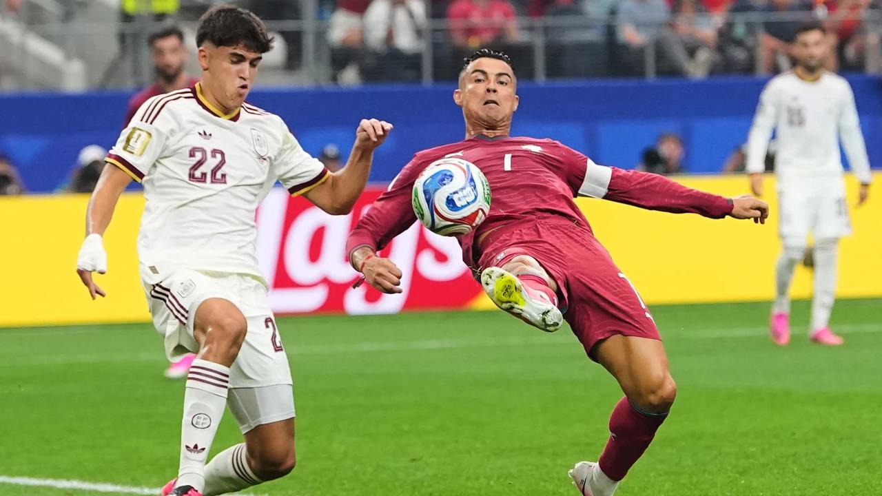 FOTO: Ronaldo Menangis Portugal Tersingkir dari Piala Dunia 2026