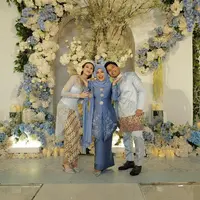 Lihat di sini tampilan keluarga besar di acara lamaran Thariq Halilintar dan Aaliyah Massaid. [Foto: IG/@morden.co @samuelrustandy @mike.omarr @claytonbagaskara @bychandrasusanto @widjonarko_].