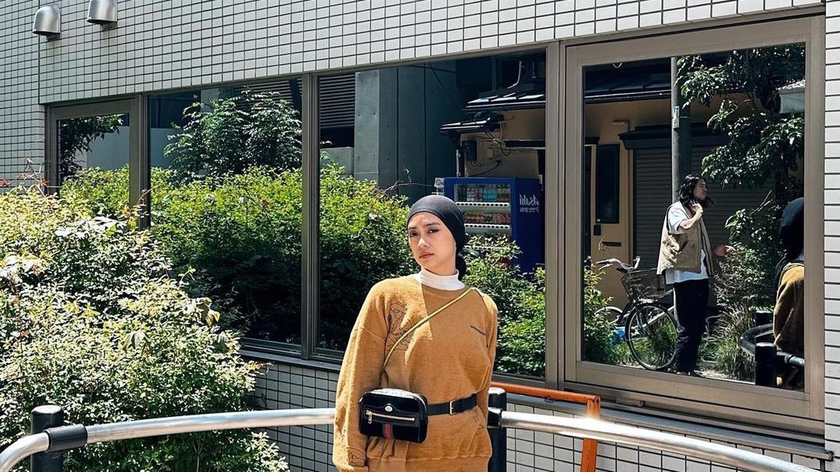 6 Tas Hitam Stylish untuk Hijabers: Simpel, Chic dan Siap Temani Hangout