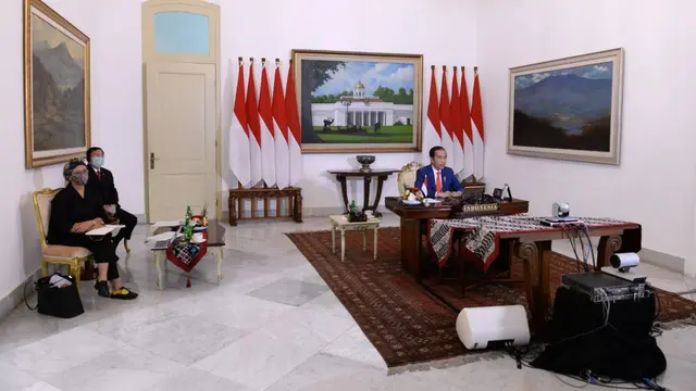 Presiden Jokowi mengikuti KTT Virtual Gerakan Non-Blok didampingi oleh Menlu Retno Marsudi dan Menkes Terawan pada Senin 4 Maret 2020.