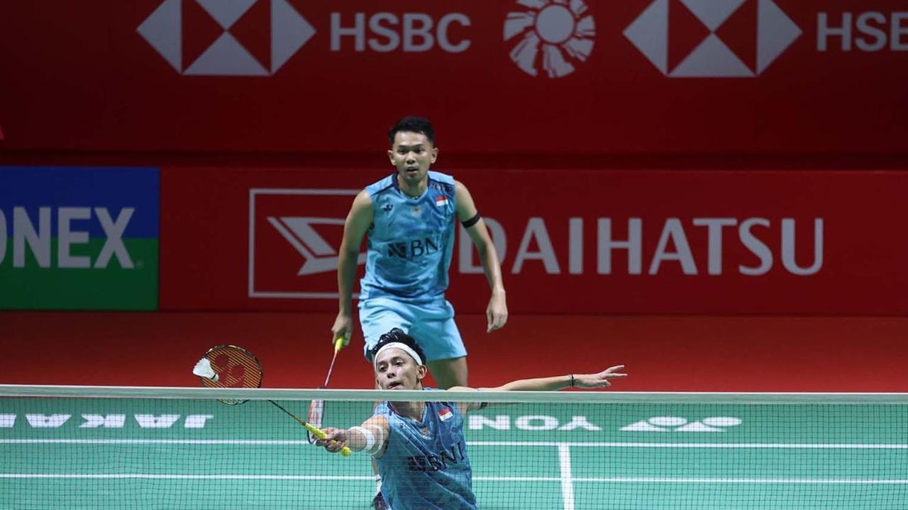 Ganda putra Indonesia, Fajar Alvian/Muhammad Rian tampil solid dalam pertandingan melawan wakil Malaysia,&nbsp;Man Wei Chong/Kai Wun Tee dalam babak 16 besar Indonesia Masters 2024di Istora Gelora Bung Karno, Senayan, Jakarta, Kamis (25/1/2024). Foto: Bol