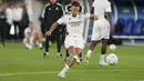 <p>Gelandang Real Madrid, Eden Hazard mencoba melakukan tembakan ke gawang saat sesi latihan di Stadion Olimpiade Helsinki, Finlandia (9/8/2022). Real Madrid akan bertanding melawan Eintracht Frankfurt pada Piala Super Eropa 2022. (AP Photo/Antonio Calanni)</p>