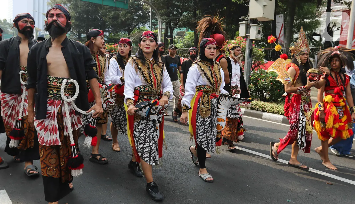 Pemerintah menggelar Pawai Budaya Reog Ponorogo di Jakarta sebagai upaya mendorong pengusulan dan pengakuan Warisan Budaya Tak Benda (WBTB) dari UNESCO, sekaligus menyemarakkan HUT ke-78 Republik Indonesia. (Liputan6.com/Herman Zakharia)