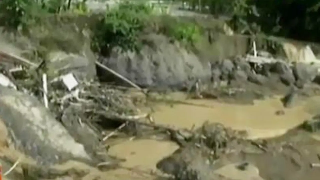 Ratusan Hektare Sawah di Toraja Utara Tertutup Longsor 