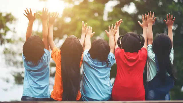 Sang Buah Hati Menjadi Lebih Rileks dengan Heart to Heart Hug