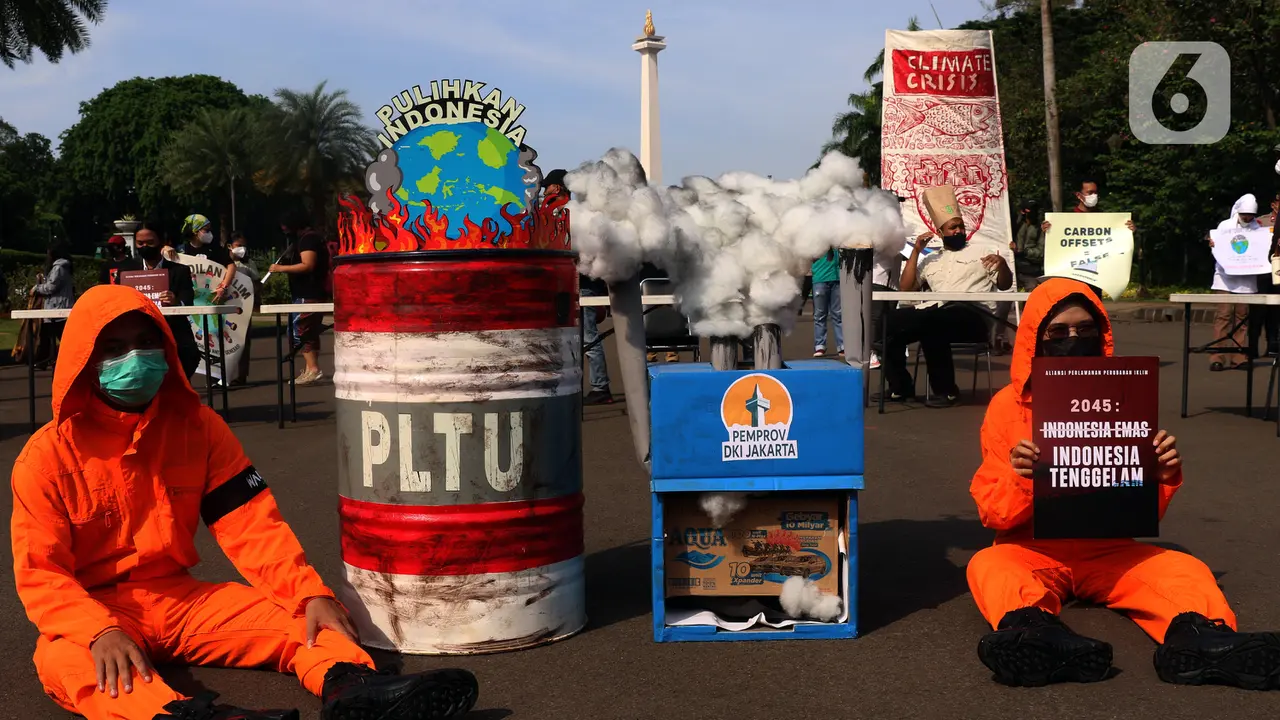 FOTO: Aksi Teatrikal Suarakan Darurat Iklim di Indonesia