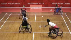 Atlet bulu tangkis Asian Para Games Indonesia melakukan latihan di Istora, GBK, Jakarta, Jumat (05/10/2018). Indonesia memasang target tinggi yaitu meraih empat medali emas. (Bola.com/M Iqbal Ichsan)