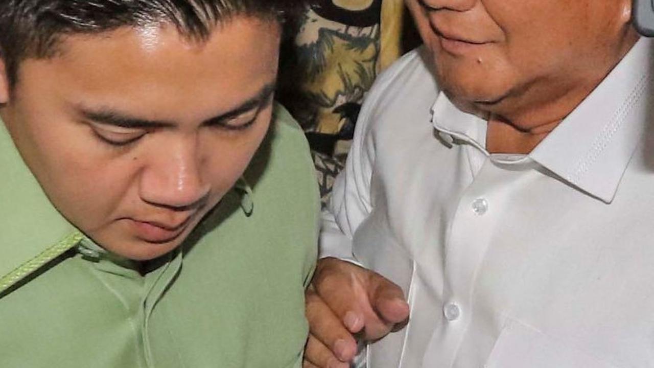 FOTO: Datangi Kantor Pusat Persatuan Wartawan Indonesia di Jakarta, Prabowo Dikawal Ajudan Mayor Teddy