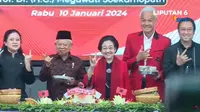 Ketua DPR RI Puan Maharani, Wapres RI Ma'ruf Amin, Ketum PDIP Megawati Soekarnoputri, Capres Nomor Urut 3 Ganjar Pranowo, dan Ketua PDIP Prananda Prabowo menunjukkan salam 3 jari usai potong tumpeng HUT ke-51 PDIP di Sekolah Partai, Lenteng Agungg, Jakarta Selatan, Rabu 10 Januari 2024. (Foto: Tangkapan Layar Youtube)