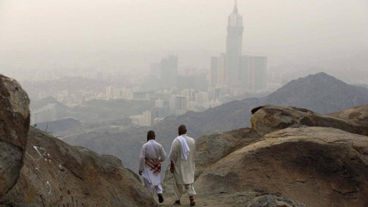 Berdoa di Jabal Thawr, tempat sembunyi Rasulullah dari orang Quraisy