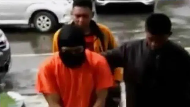 Tersangka pelaku dugaan penganiayaan hingga menewaskan seorang bocah di Cibinong, Bogor, tak lain masih terhitung teman ayah korban.