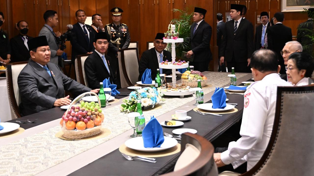 Jokowi Tegaskan Prabowo-Gibran Satu Paket, Tak Bisa Dimakzulkan Sembarangan