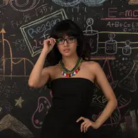 Foto profil DJ Una Eksklusif Bintang.com (MUA: Yenny, FG: Desmond Manullang, Location: Motoinc Studio)